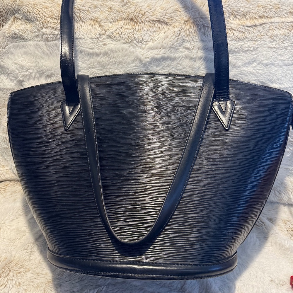 Louis Vuitton Epi St Jacques GM